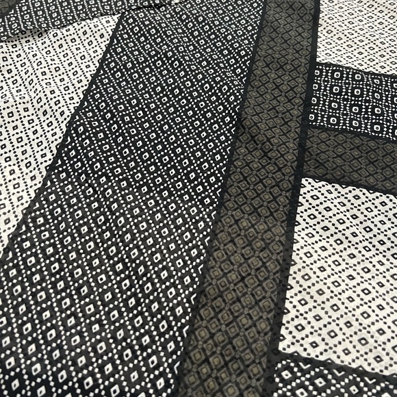 Le Château Scarf - Picture 7 of 9